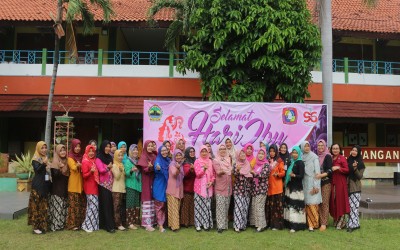 SMAN 1 KENDAL melaksanakan peringatan Hari Ibu ke-96